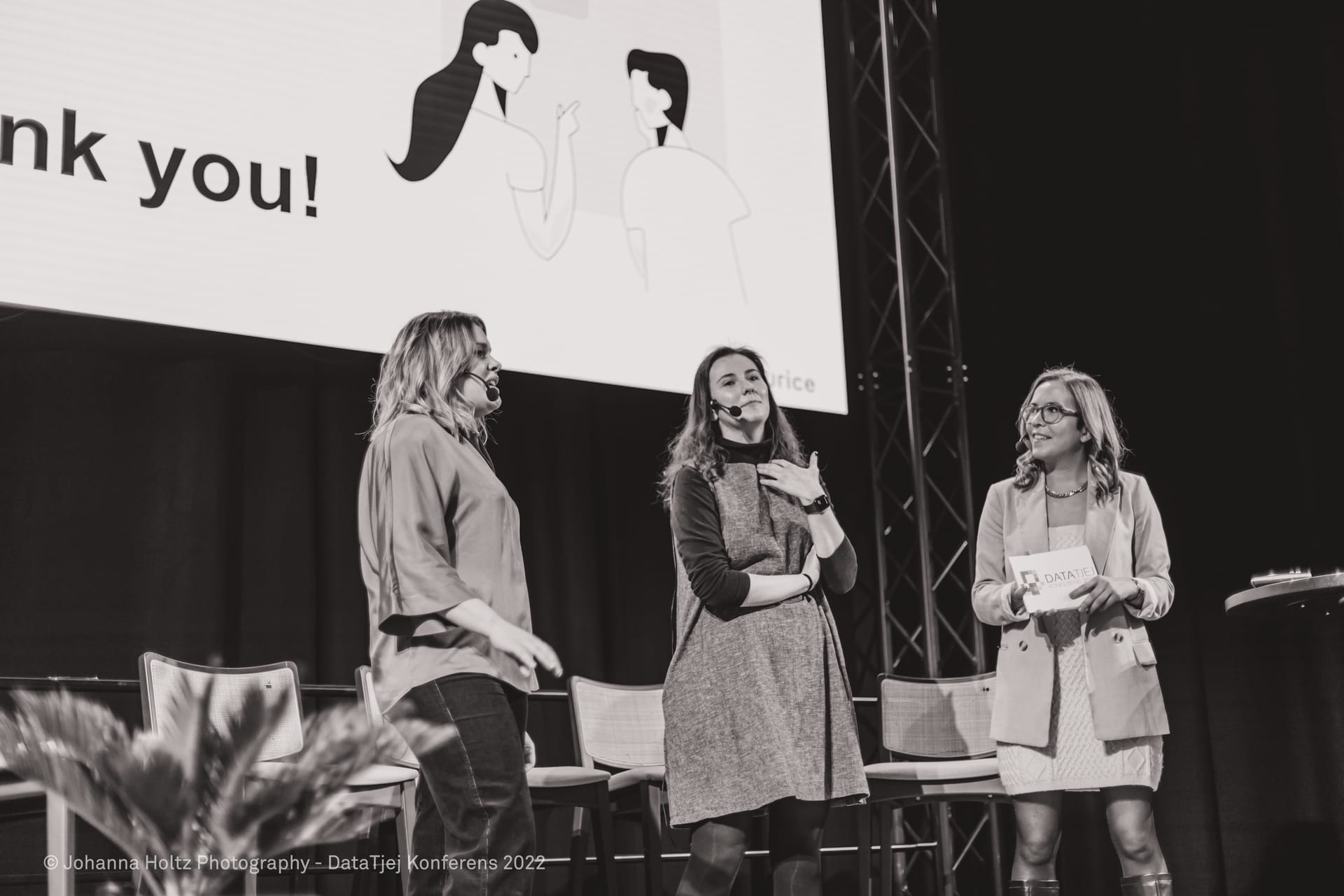 Three speakers on stage at Data Tjej Conference 2022, with "Thank you!" displayed on the screen behind them.